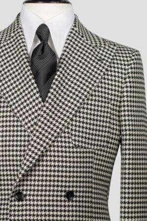 Alternative view of L’Héritier Pied-de-Poule